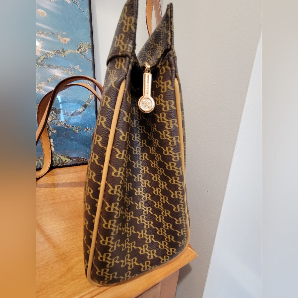 Rioni handbag Chelsea Shoulder Organizer excellent used condition leather purse - Picture 5 of 14